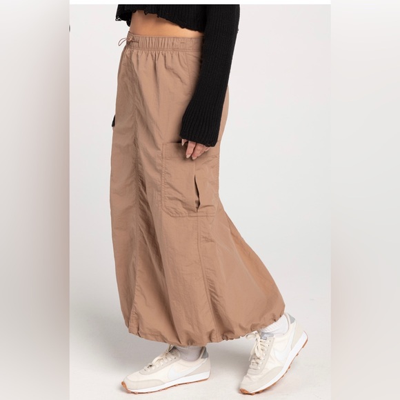 COPY - 140.-Camel Parachute Midi skirt - Picture 2 of 5